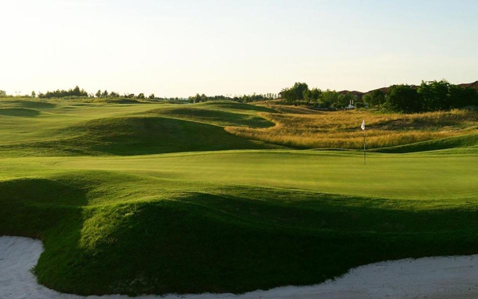 Lighthouse Golf Resort & Spa Apartments Baltsjik Eksteriør bilde