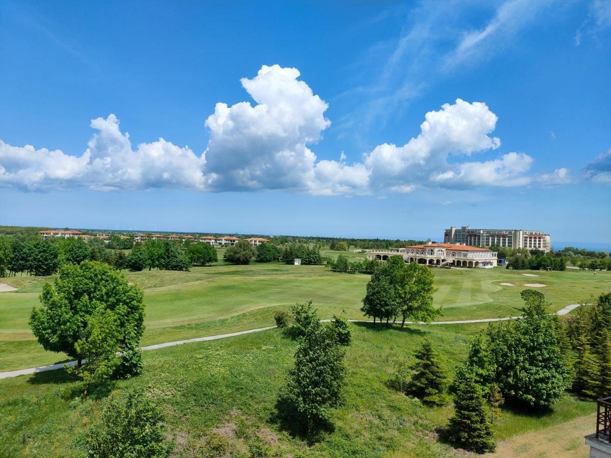 Lighthouse Golf Resort & Spa Apartments Baltsjik Eksteriør bilde
