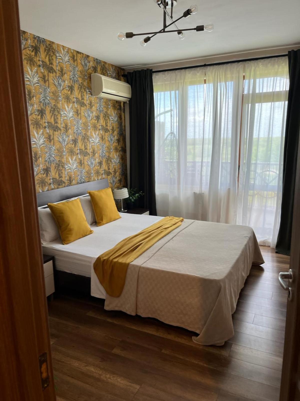 Lighthouse Golf Resort & Spa Apartments Baltsjik Eksteriør bilde
